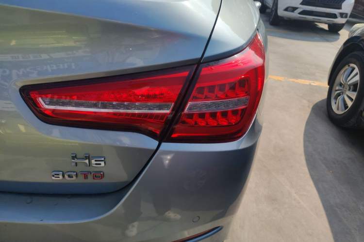 Used Hongqi H5 2018 30TD Dynamic Edition Right Rear Taillight