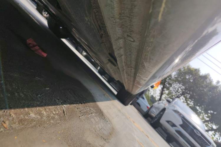 Used Hongqi H5 2018 30TD Dynamic Edition Right Side Sill