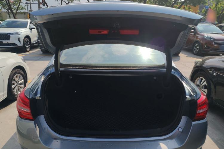 Used Hongqi H5 2018 30TD Dynamic Edition Trunk