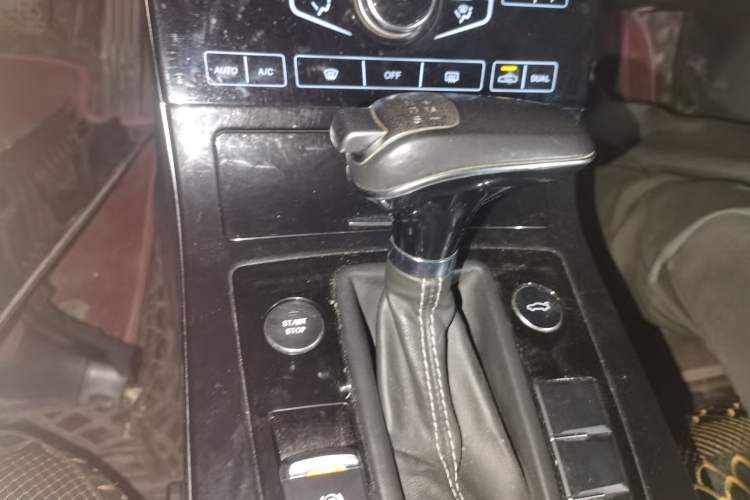 Used Hongqi H5 2018 30TD Smart Connect Dynamic Edition Gear Lever
