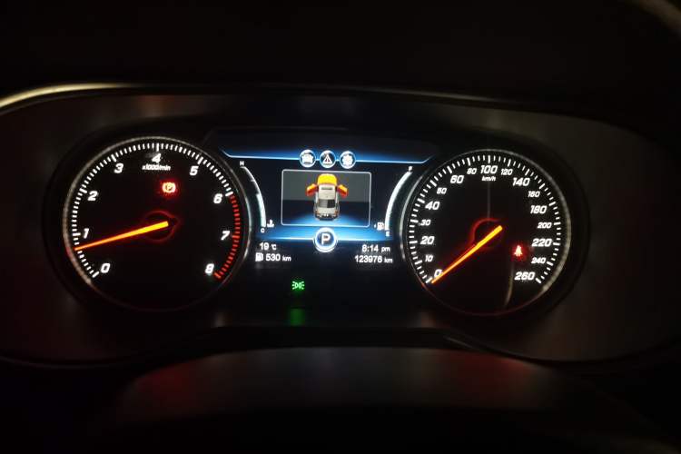 Used Hongqi H5 2018 30TD Smart Connect Dynamic Edition Instrument Cluster
