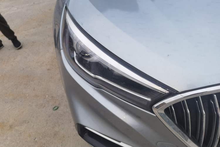 Used Hongqi H5 2018 30TD Smart Connect Dynamic Edition Right Front Headlight