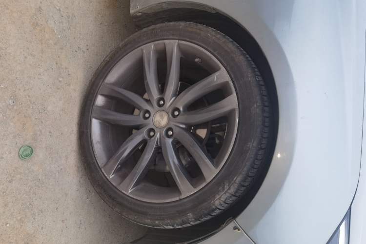 Used Hongqi H5 2018 30TD Smart Connect Dynamic Edition Right Front Wheel Hub