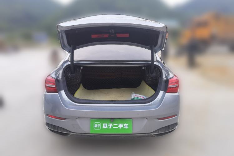 Used Hongqi H5 2018 30TD Smart Connect Dynamic Edition Trunk