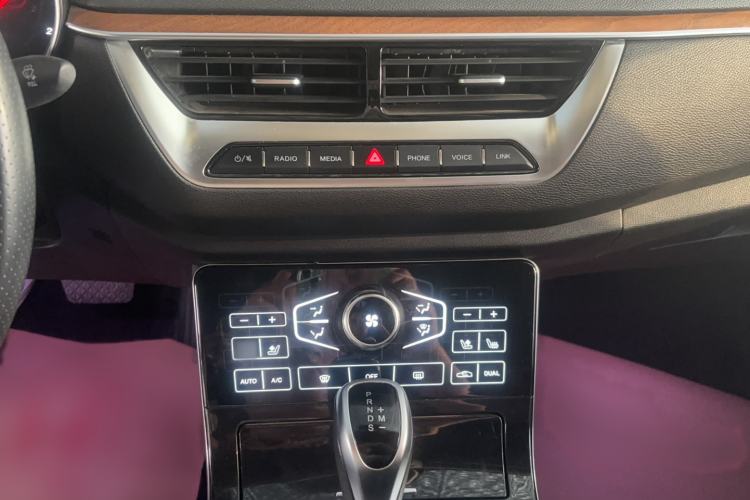 Used Hongqi H5 2018 30TD Smart Connective Dynamic 60th Anniversary Edition Audio And AC Panel