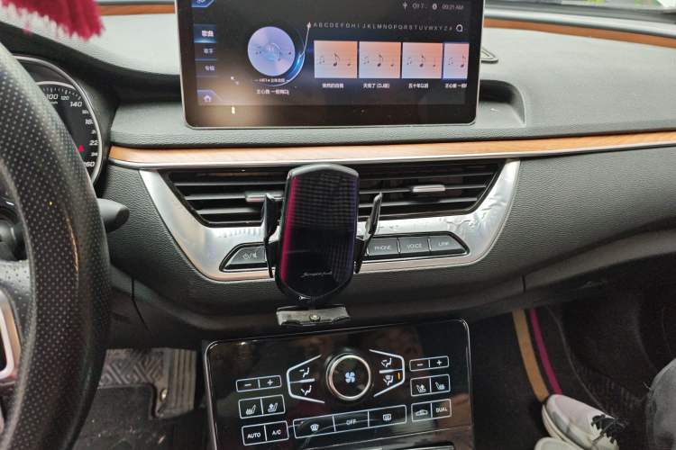 Used Hongqi H5 2018 30TD Smart Connect Enjoy Edition Audio And AC Panel