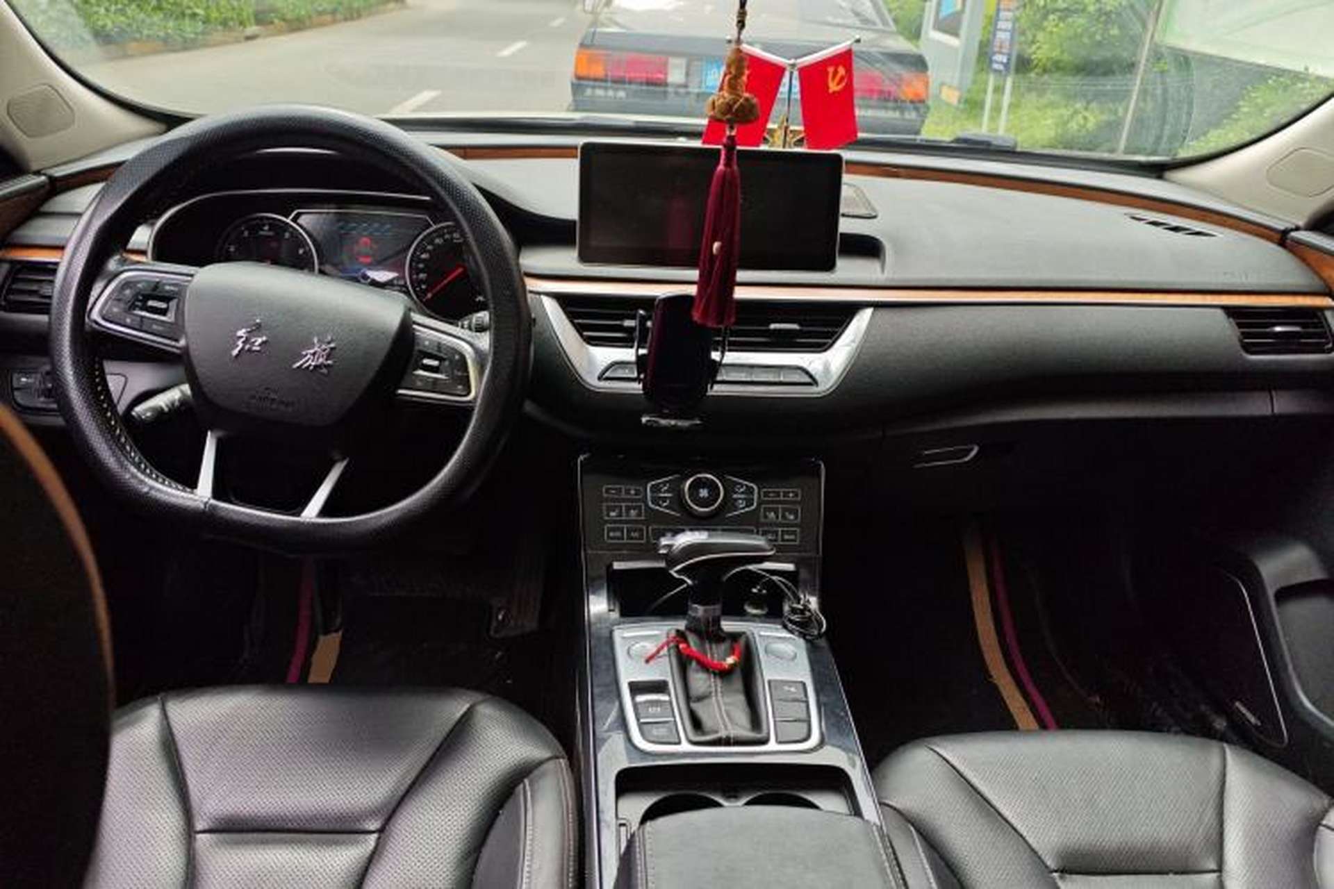 Used Hongqi H5 2018 30TD Smart Connect Enjoy Edition Center Console