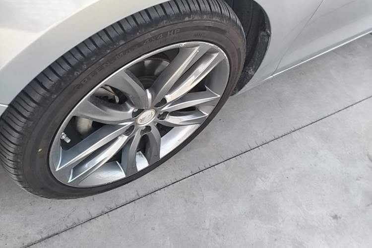 Used Hongqi H5 2018 30TD Smart Connect Dynamic Edition Exterior 4