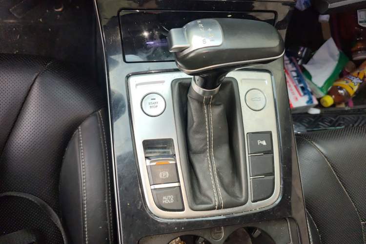 Used Hongqi H5 2018 30TD Smart Connect Enjoy Edition Gear Lever