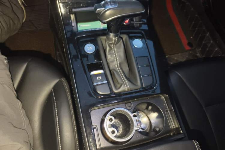 Used Hongqi H5 2018 30TD Dynamic Edition Gear Lever