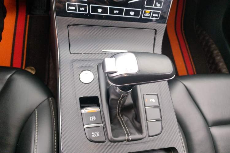 Used Hongqi H5 2018 30TD Smart Connect Dynamic Edition Gear Lever