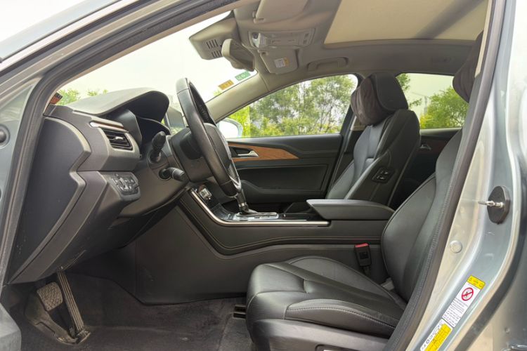 Used Hongqi H5 2018 30TD Smart Connective Dynamic 60th Anniversary Edition Interior 2