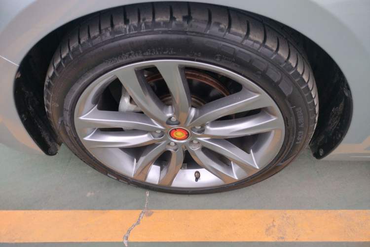 Used Hongqi H5 2018 30TD Smart Connect Dynamic Edition Left Front Wheel Hub