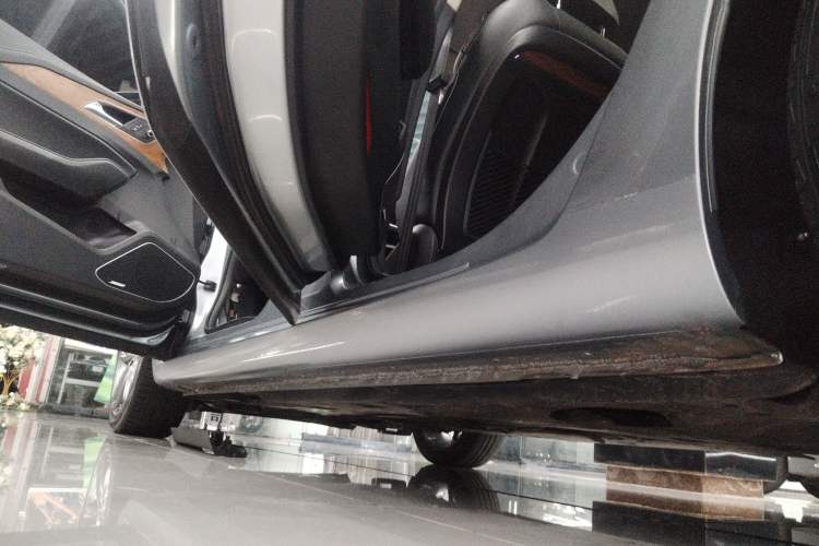 Used Hongqi H5 2018 30TD Smart Connect Dynamic Edition Left Side Sill