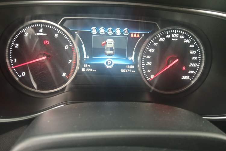 Used Hongqi H5 2018 30TD Smart Connect Dynamic Edition Odometer Close Up