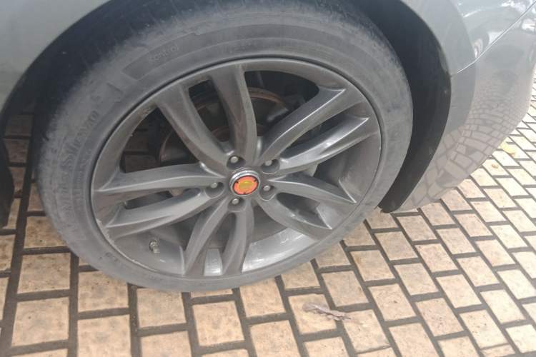 Used Hongqi H5 2018 30TD Smart Connect Dynamic Edition Right Front Wheel Hub