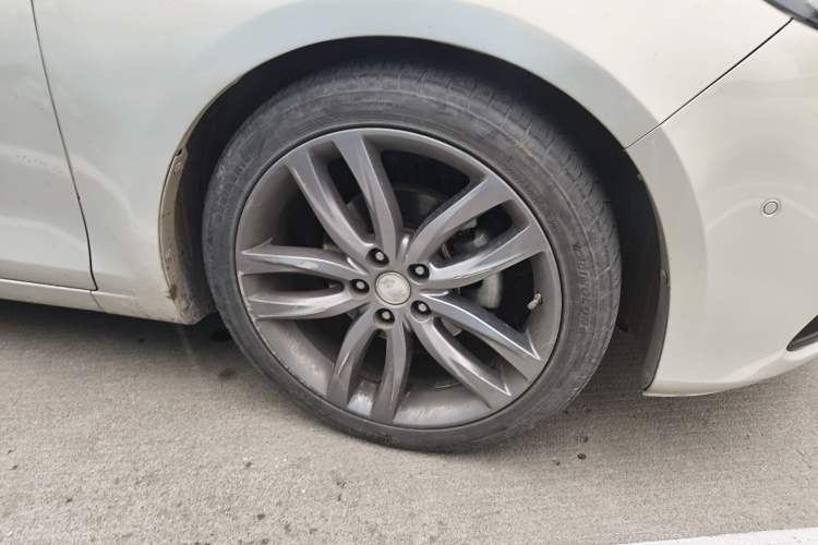Used Hongqi H5 2018 30TD Smart Connect Dynamic Edition Right Front Wheel Hub