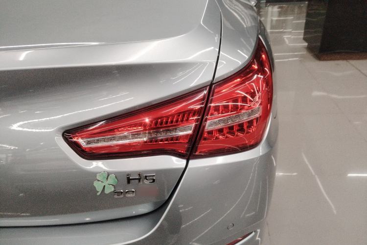 Used Hongqi H5 2018 30TD Smart Connect Dynamic Edition Right Rear Taillight