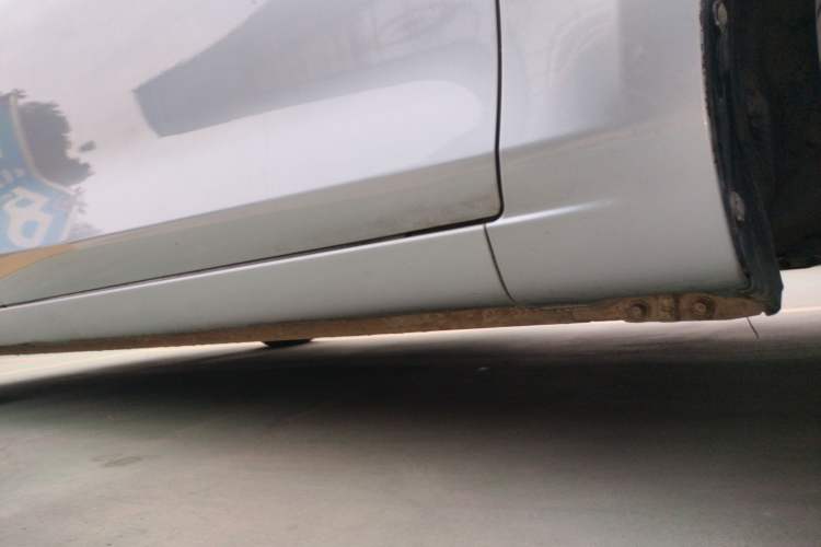 Used Hongqi H5 2018 30TD Smart Connect Dynamic Edition Right Side Sill