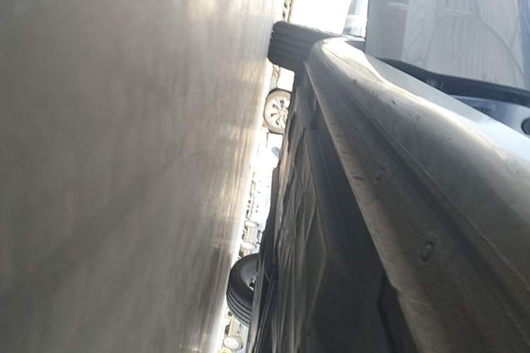 Used Hongqi H5 2018 30TD Smart Connect Dynamic Edition Right Side Sill