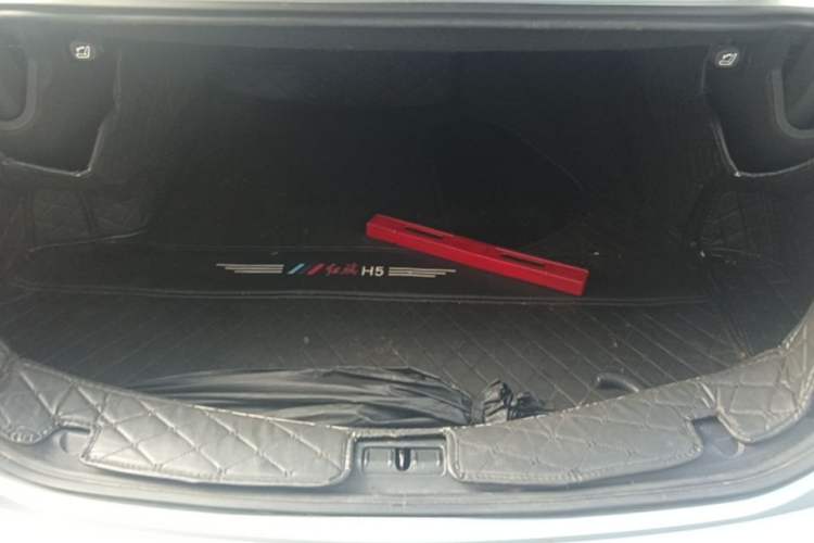 Used Hongqi H5 2018 30TD Smart Connect Dynamic Edition Trunk