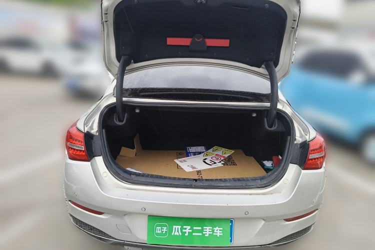 Used Hongqi H5 2018 30TD Smart Connect Dynamic Edition Trunk