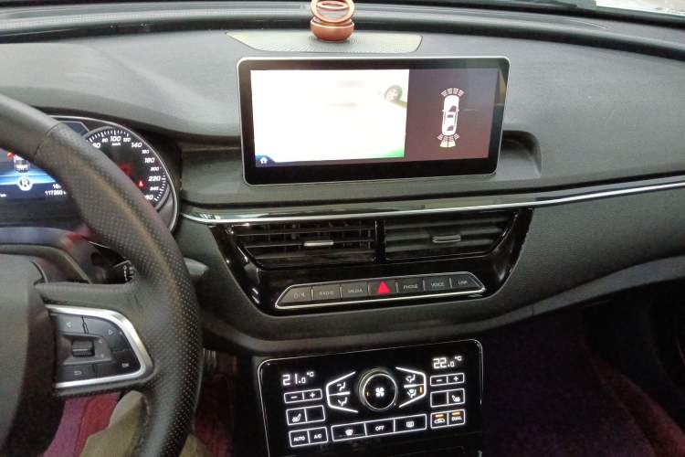 Used Hongqi H5 2018 30TD Smart Connect Dynamic Edition Audio And AC Panel
