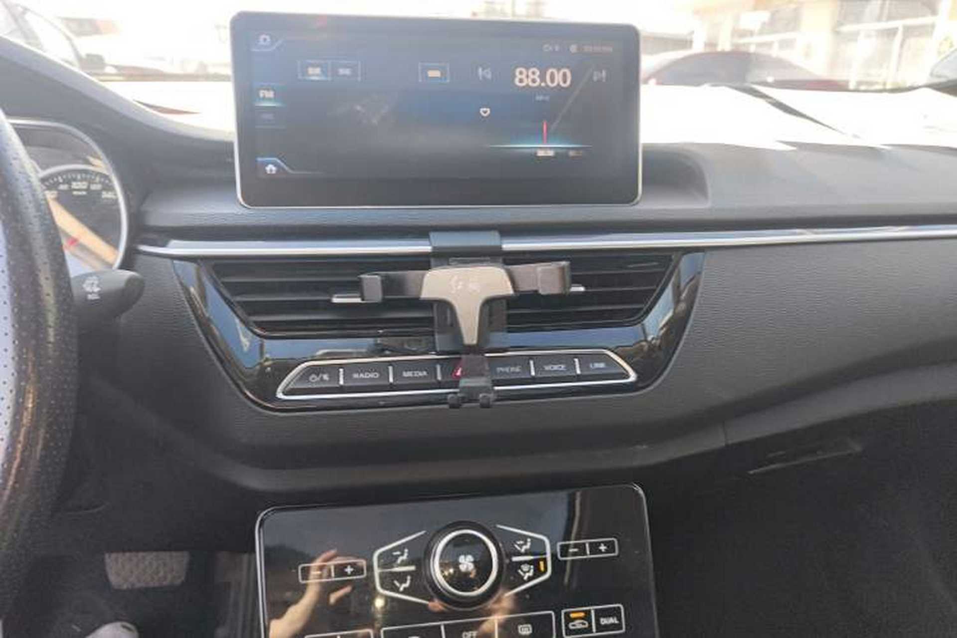 Used Hongqi H5 2018 30TD Dynamic Edition Audio And AC Panel