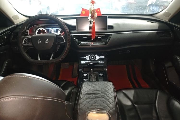 Used Hongqi H5 2018 30TD Dynamic Edition Center Console