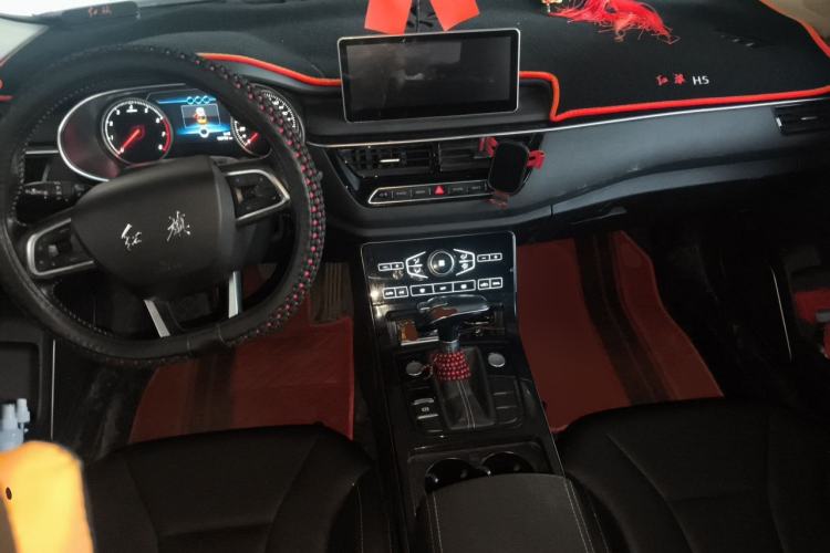 Used Hongqi H5 2018 30TD Smart Connect Dynamic Edition Center Console