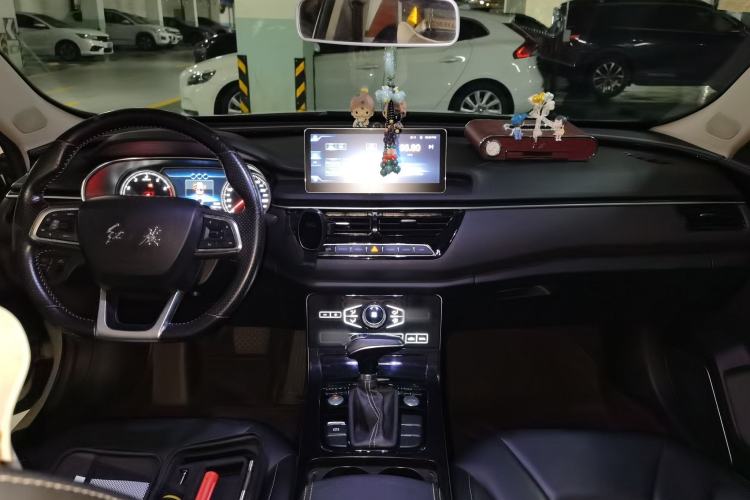 Used Hongqi H5 2018 30TD Dynamic Edition Center Console