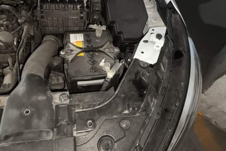 Used Hongqi H5 2018 30TD Smart Connect Dynamic Edition Engine Bay Left