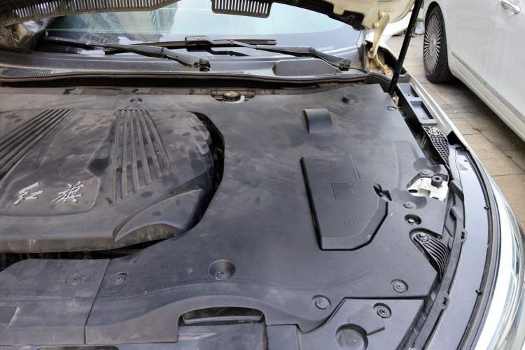 Used Hongqi H5 2018 30TD Dynamic Edition Engine Bay Left