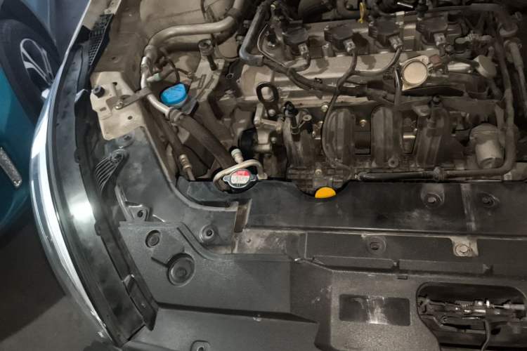Used Hongqi H5 2018 30TD Smart Connect Dynamic Edition Engine Bay Right