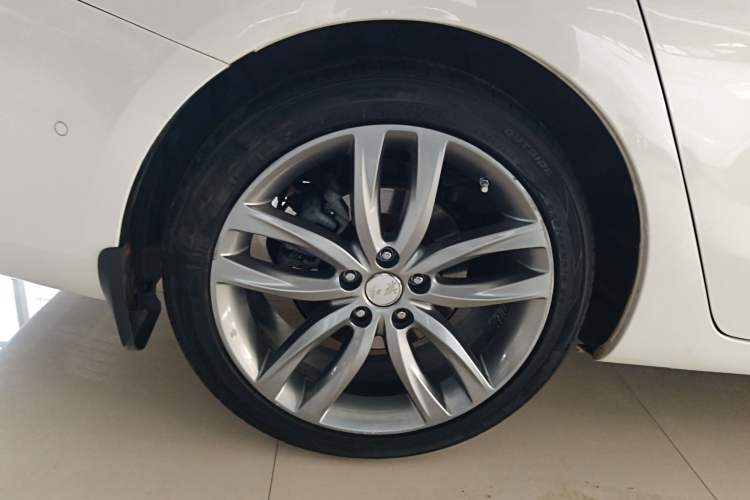Used Hongqi H5 2018 30TD Smart Connect Dynamic Edition Exterior 3