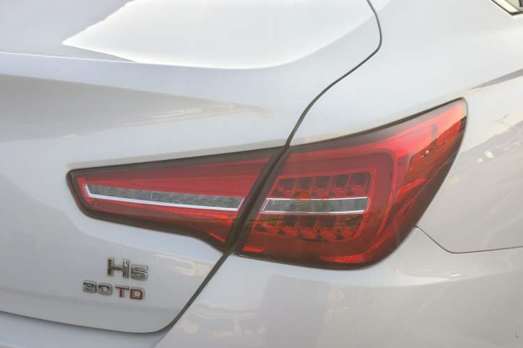 Used Hongqi H5 2018 30TD Smart Connect Dynamic Edition Exterior 9
