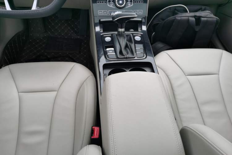 Used Hongqi H5 2018 30TD Smart Connect Dynamic Edition Gear Lever