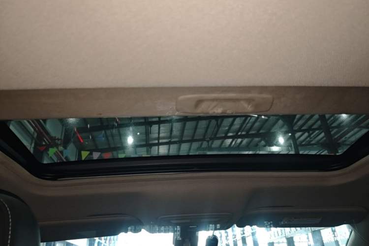 Used Hongqi H5 2018 30TD Dynamic Edition Headliner