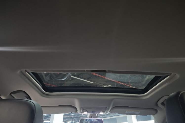 Used Hongqi H5 2018 30TD Dynamic Edition Headliner