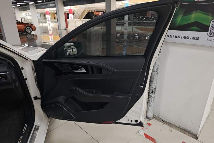 Used Hongqi H5 2018 30TD Dynamic Edition Interior 2