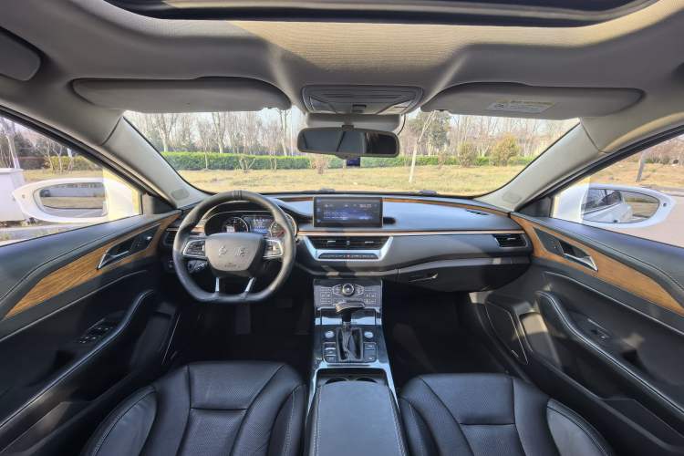 Used Hongqi H5 2018 30TD Smart Connect Dynamic Edition Interior 3