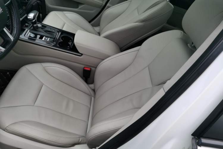 Used Hongqi H5 2018 30TD Smart Connect Dynamic Edition Left Front Seat