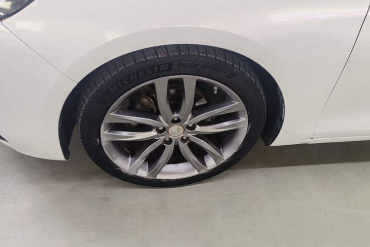 Used Hongqi H5 2018 30TD Smart Connect Dynamic Edition Left Front Wheel Hub