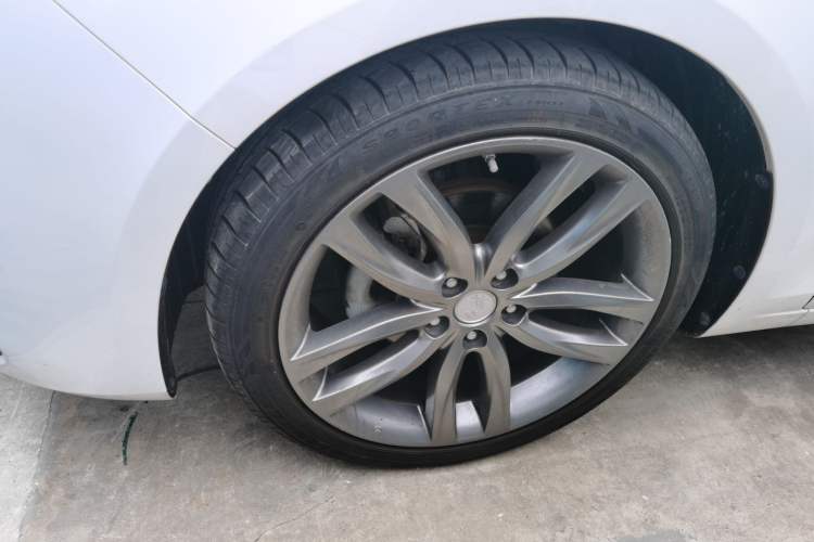 Used Hongqi H5 2018 30TD Smart Connect Dynamic Edition Left Front Wheel Hub