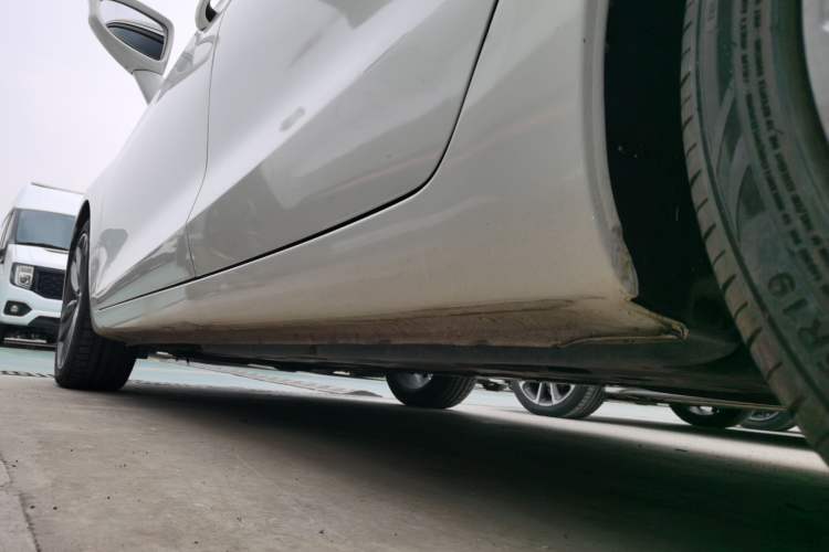 Used Hongqi H5 2018 30TD Smart Connect Dynamic Edition Left Side Sill