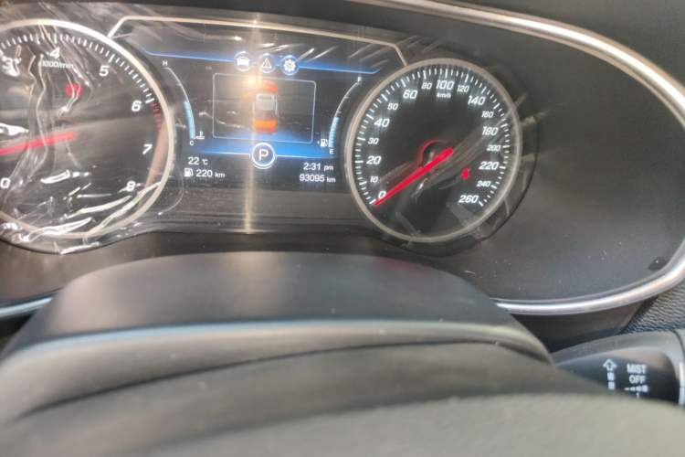 Used Hongqi H5 2018 30TD Dynamic Edition Odometer Close Up