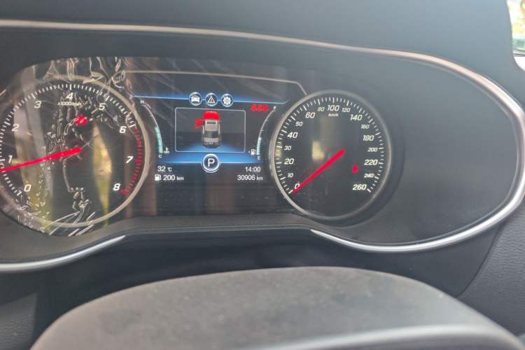Used Hongqi H5 2018 30TD Smart Connect Dynamic Edition Odometer Close Up