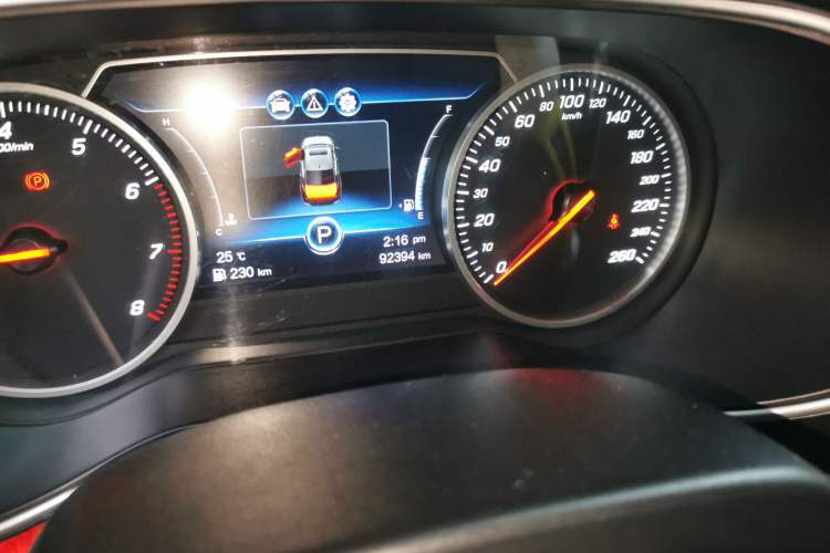 Used Hongqi H5 2018 30TD Dynamic Edition Odometer Close Up