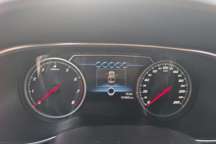 Used Hongqi H5 2018 30TD Smart Connect Dynamic Edition Odometer Close Up