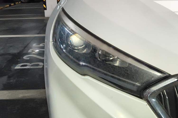 Used Hongqi H5 2018 30TD Smart Connect Dynamic Edition Right Front Headlight